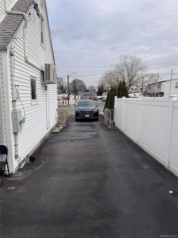 190 Lee Avenue, Hicksville, NY 11801