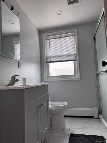 190 Lee Avenue, Hicksville, NY 11801