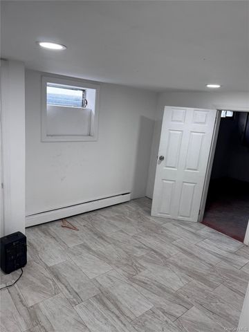 190 Lee Avenue, Hicksville, NY 11801