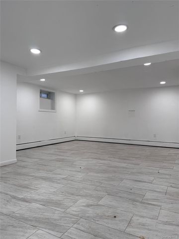 190 Lee Avenue, Hicksville, NY 11801