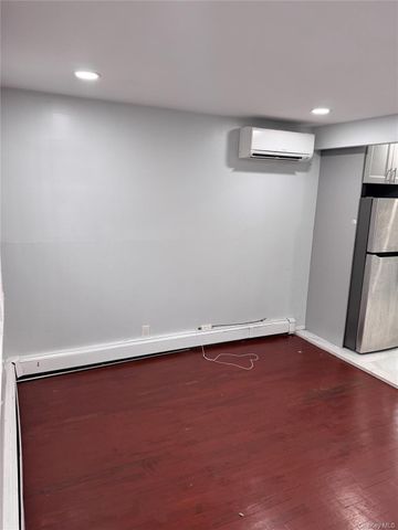 190 Lee Avenue, Hicksville, NY 11801