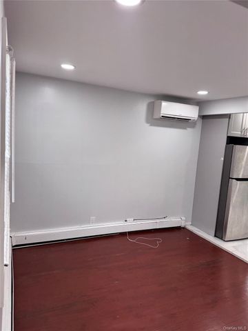 190 Lee Avenue, Hicksville, NY 11801