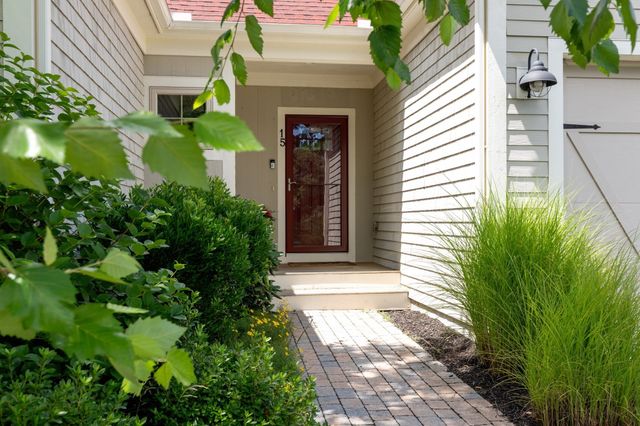 15 Southview Way, Plymouth, MA 02360