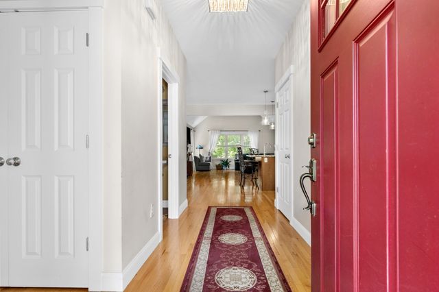 15 Southview Way, Plymouth, MA 02360