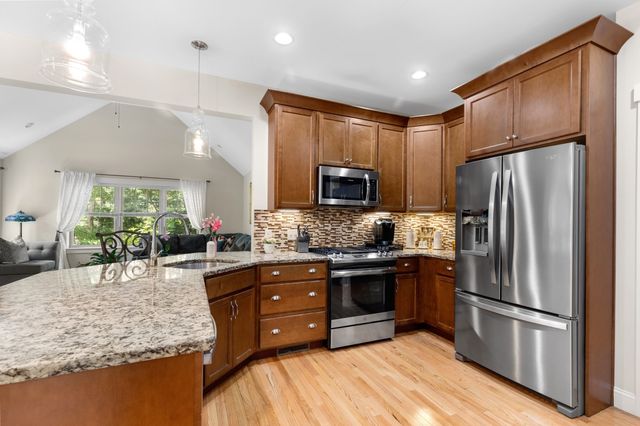 15 Southview Way, Plymouth, MA 02360