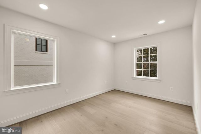 4827 SEDGWICK ST NW, Washington, DC 20016