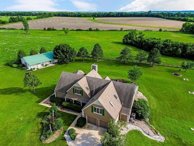 1949 N 900th Road, Eudora, KS 66025