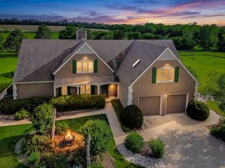 1949 N 900th Road, Eudora, KS 66025