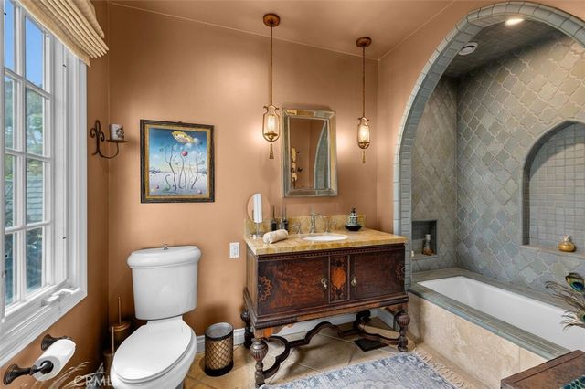 24 Buckskin Lane, Rolling Hills Estates, CA 90274