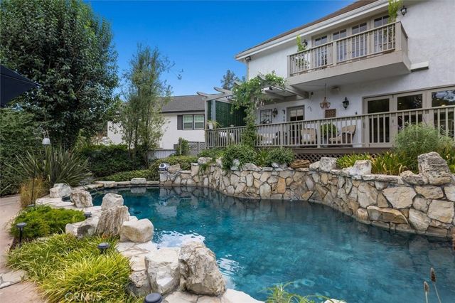 24 Buckskin Lane, Rolling Hills Estates, CA 90274