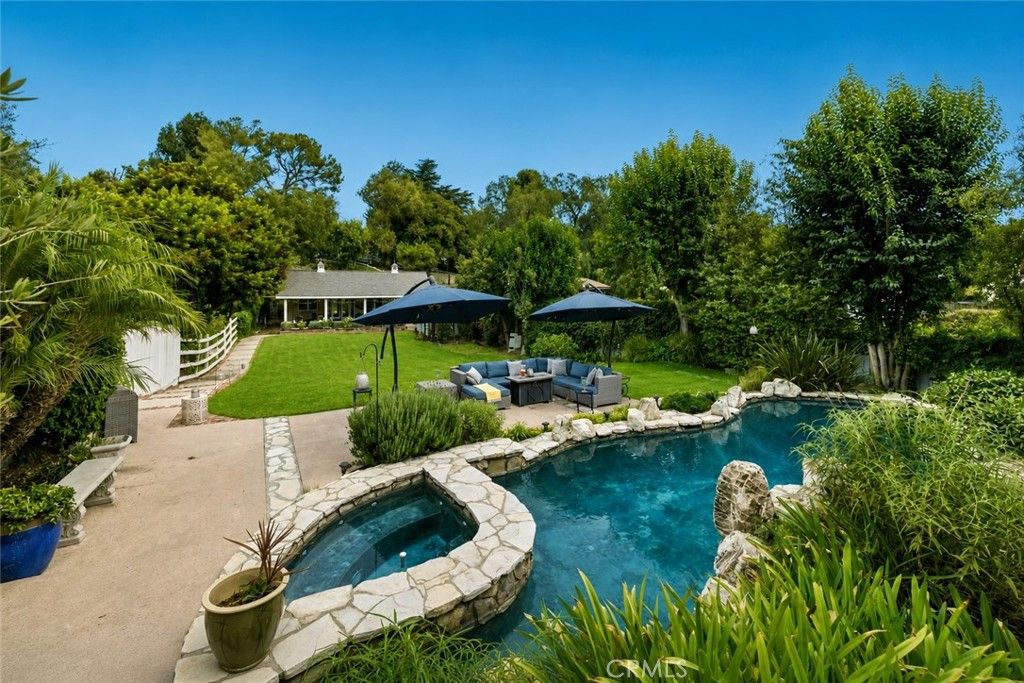 24 Buckskin Lane, Rolling Hills Estates, CA 90274