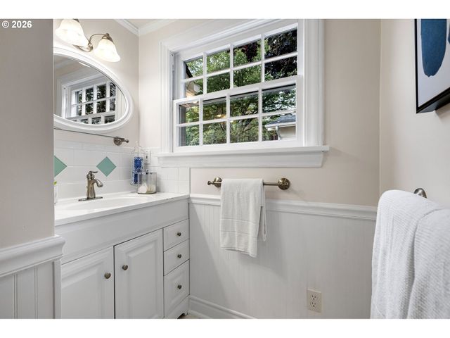 158 W 21ST Ave, Eugene, OR 97405