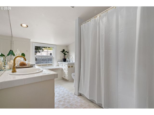 158 W 21ST Ave, Eugene, OR 97405