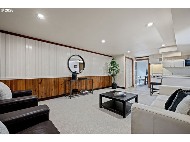 158 W 21ST Ave, Eugene, OR 97405