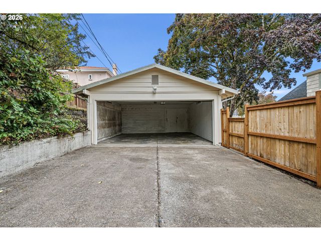 158 W 21ST Ave, Eugene, OR 97405