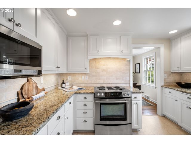 158 W 21ST Ave, Eugene, OR 97405