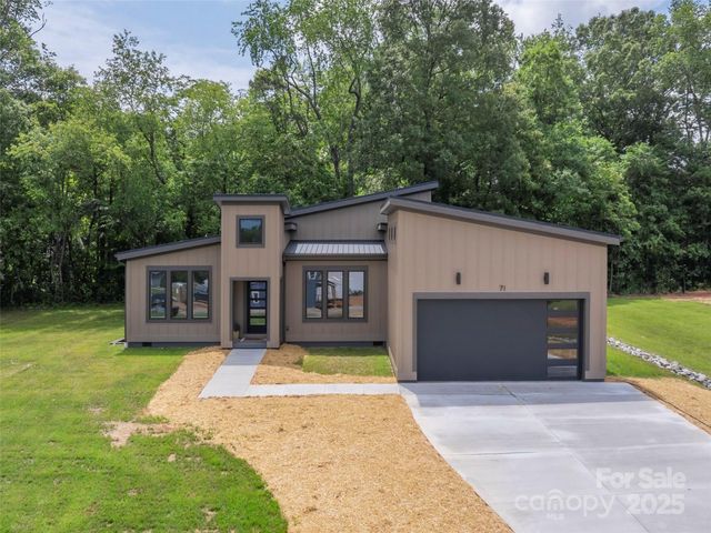 71 Scott Meadows Drive, Asheville, NC 28806