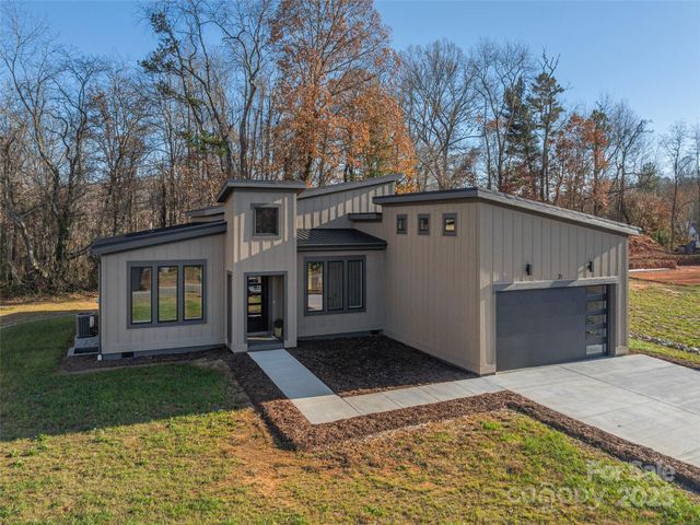 71 Scott Meadows Drive, Asheville, NC 28806