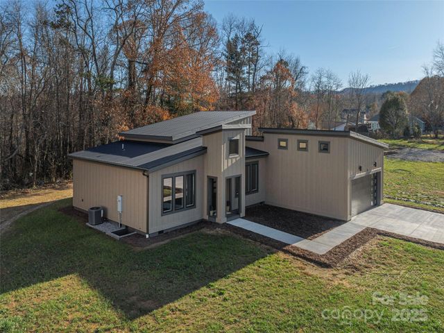 71 Scott Meadows Drive, Asheville, NC 28806