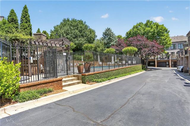 3552 Roswell Road NW, Atlanta, GA 30305