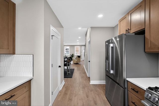 2030 S 6TH ST, Philadelphia, PA 19148