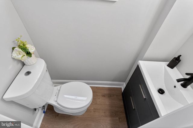 2030 S 6TH ST, Philadelphia, PA 19148