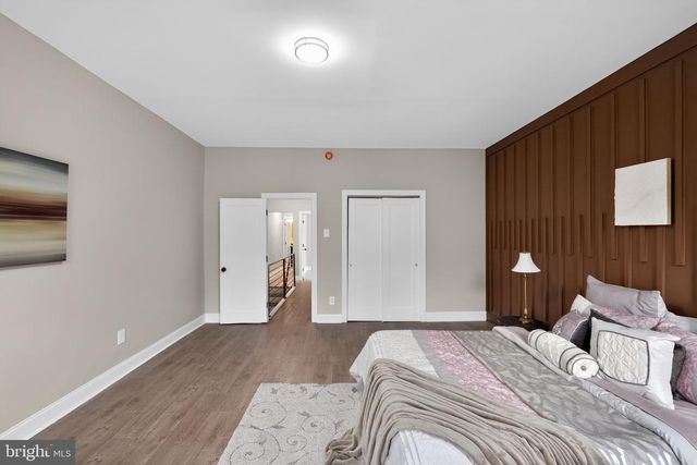 2030 S 6TH ST, Philadelphia, PA 19148