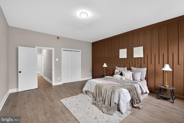 2030 S 6TH ST, Philadelphia, PA 19148