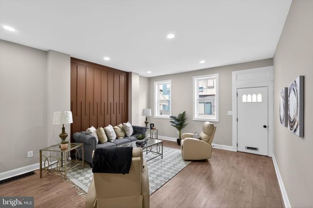 2030 S 6TH ST, Philadelphia, PA 19148