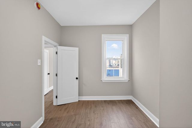 2030 S 6TH ST, Philadelphia, PA 19148