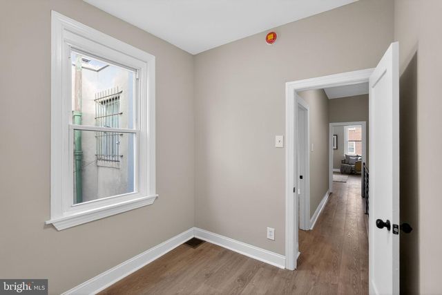 2030 S 6TH ST, Philadelphia, PA 19148