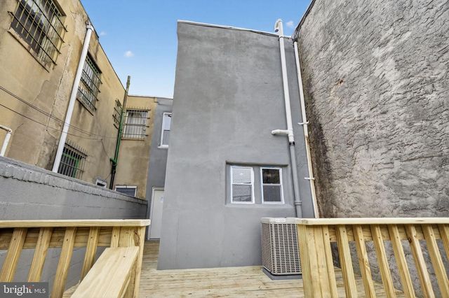 2030 S 6TH ST, Philadelphia, PA 19148