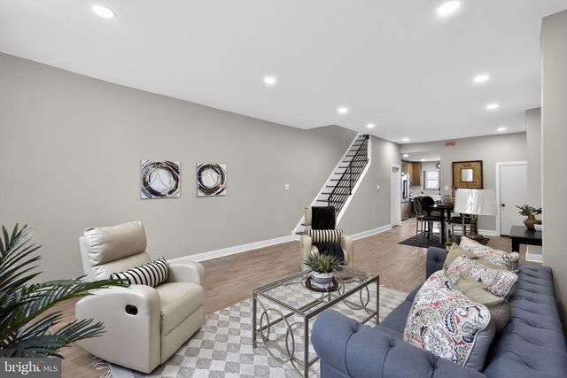 2030 S 6TH ST, Philadelphia, PA 19148