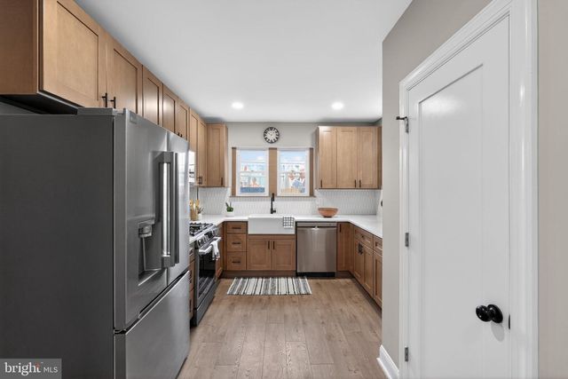 2030 S 6TH ST, Philadelphia, PA 19148