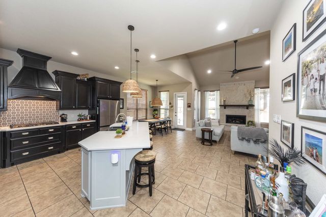 4500 Periwinkle Drive, Mansfield, TX 76063