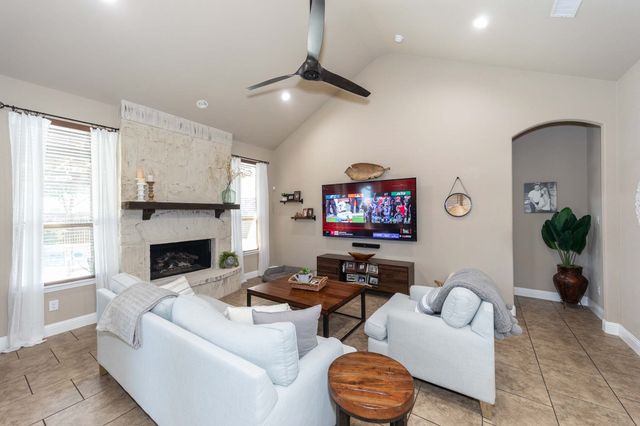 4500 Periwinkle Drive, Mansfield, TX 76063