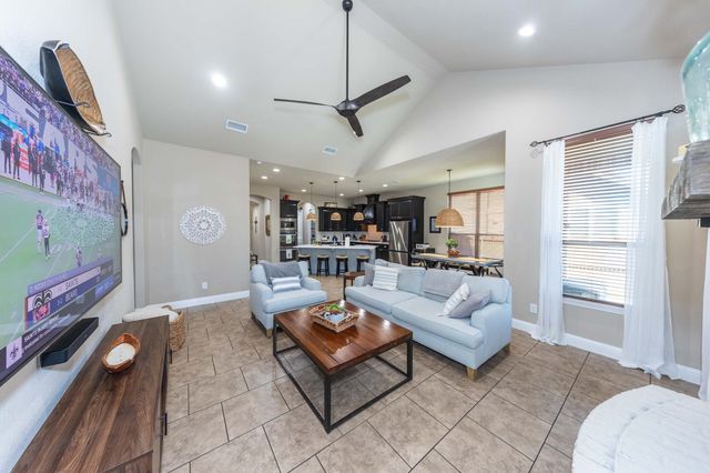 4500 Periwinkle Drive, Mansfield, TX 76063