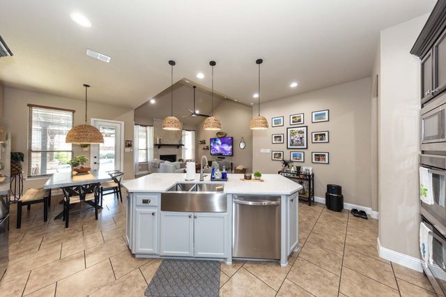 4500 Periwinkle Drive, Mansfield, TX 76063