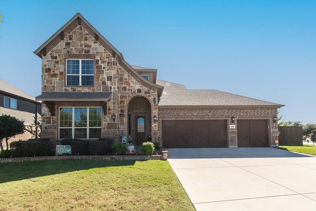 4500 Periwinkle Drive, Mansfield, TX 76063