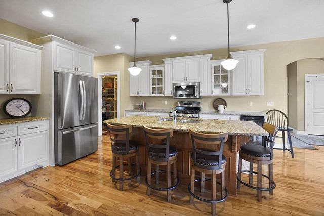 N75W24615 Overland ROAD, Sussex, WI 53089