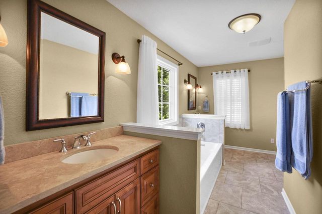 N75W24615 Overland ROAD, Sussex, WI 53089