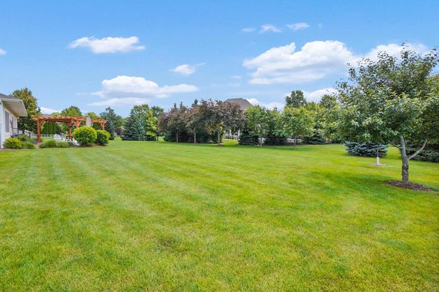 N75W24615 Overland ROAD, Sussex, WI 53089
