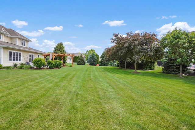 N75W24615 Overland ROAD, Sussex, WI 53089