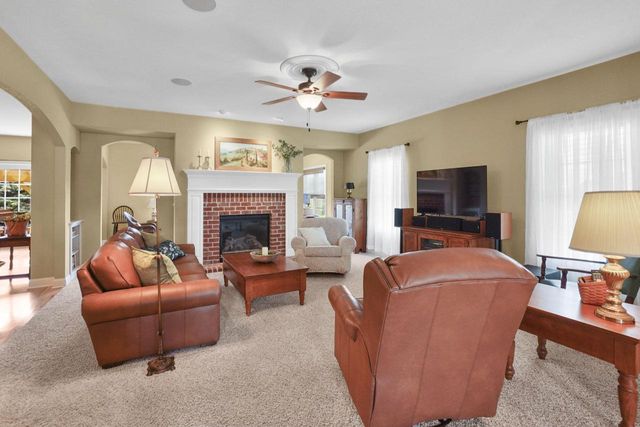 N75W24615 Overland ROAD, Sussex, WI 53089