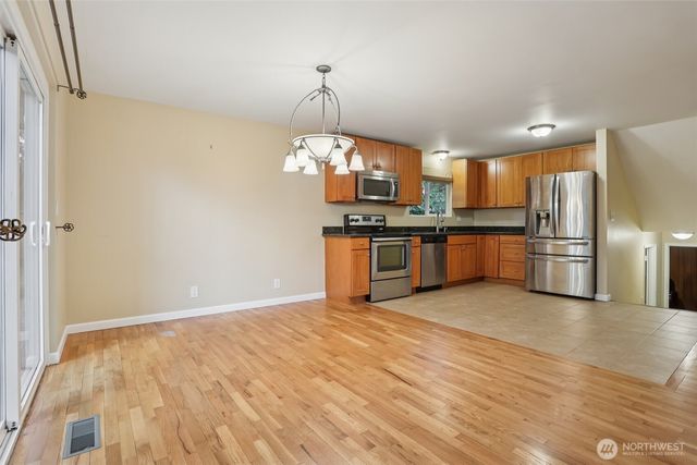 12224 SE 60th Place, Bellevue, WA 98006