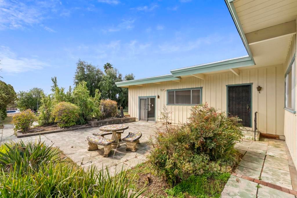 Image 2 of property listing at 10850 2nd Street, Santee, CA 92071