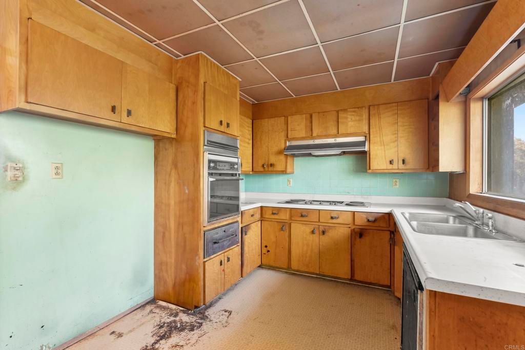 Image 24 of property listing at 10850 2nd Street, Santee, CA 92071