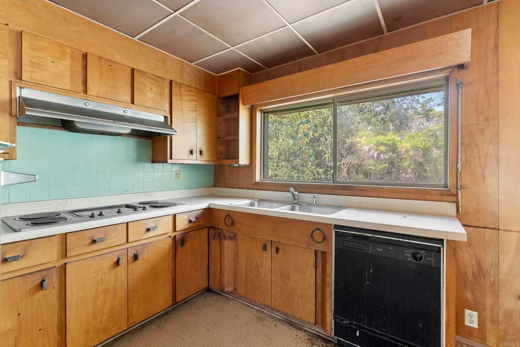 Image 26 of property listing at 10850 2nd Street, Santee, CA 92071