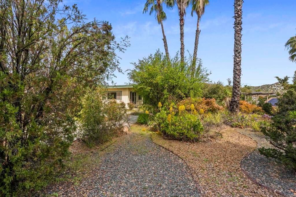 Image 41 of property listing at 10850 2nd Street, Santee, CA 92071