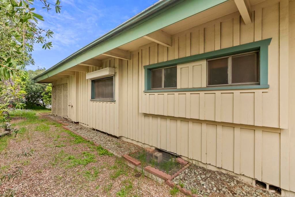 Image 6 of property listing at 10850 2nd Street, Santee, CA 92071